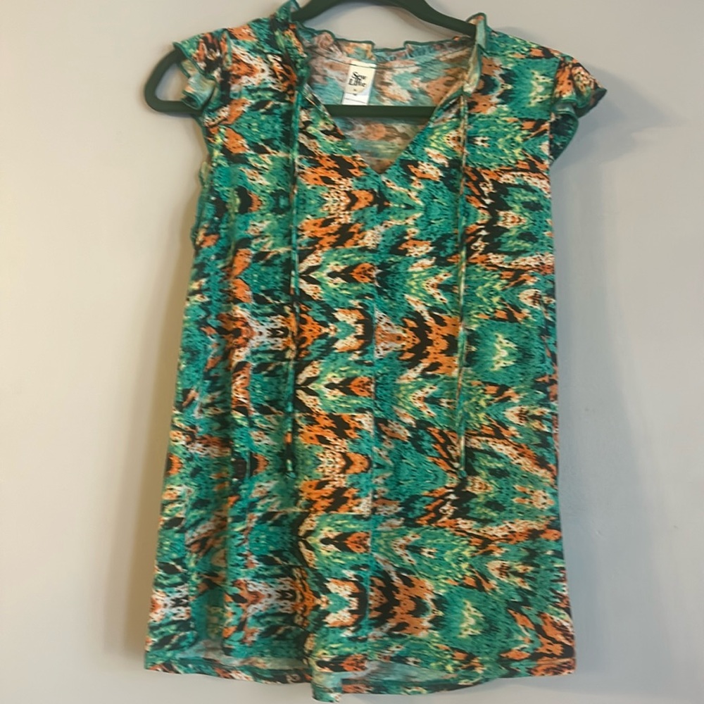 NWOT Sew in Love Flutter Sleeve Top Size M